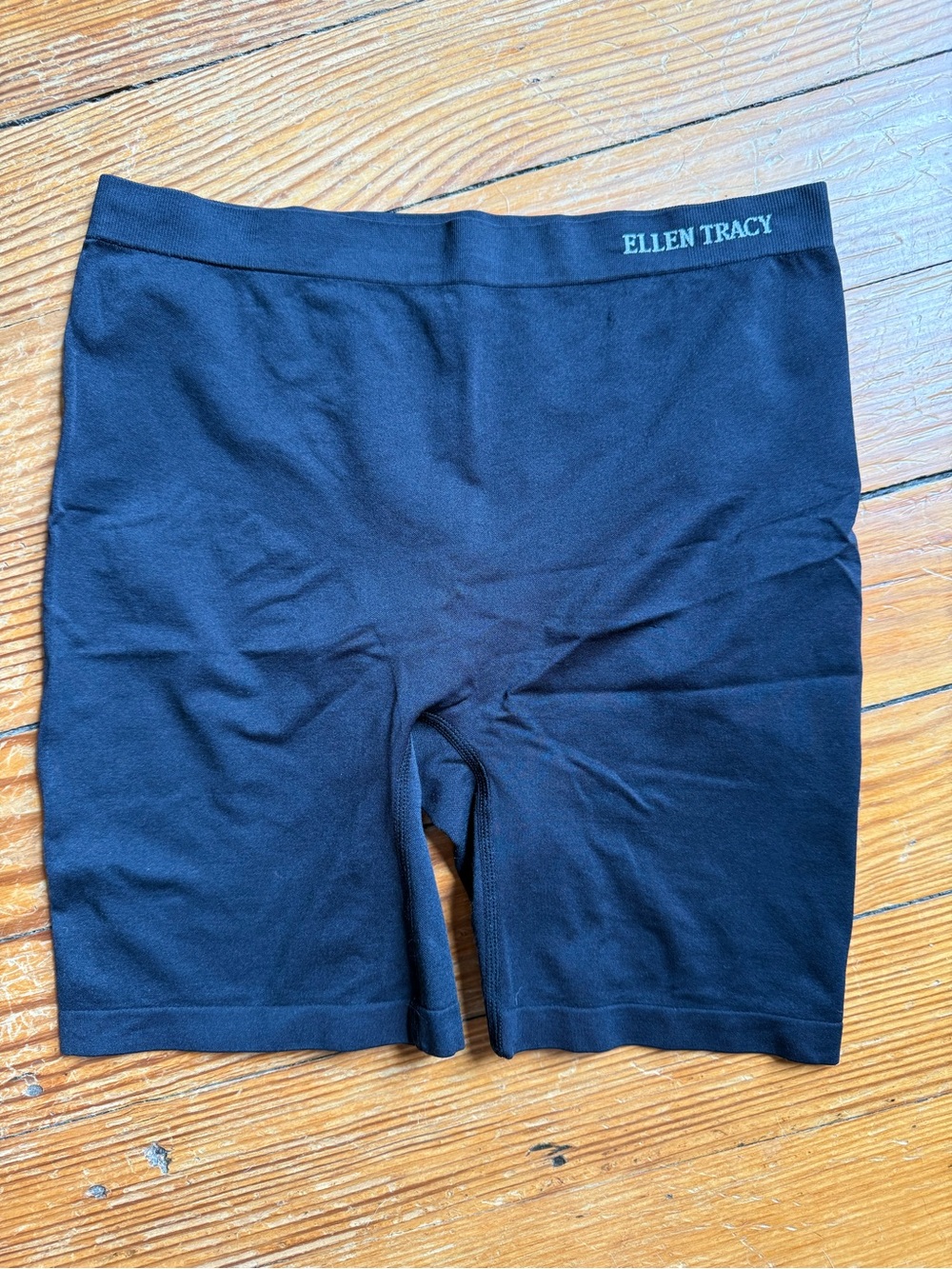Ellen Tracy Black Seamless Shaping Bike Shorts